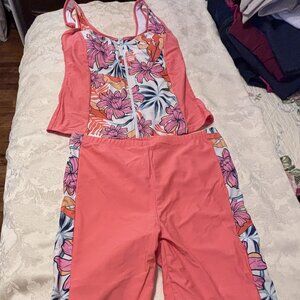 Women's tankini swimsuit.  Brand new, never worn.  Size L.  Pants are shorts.